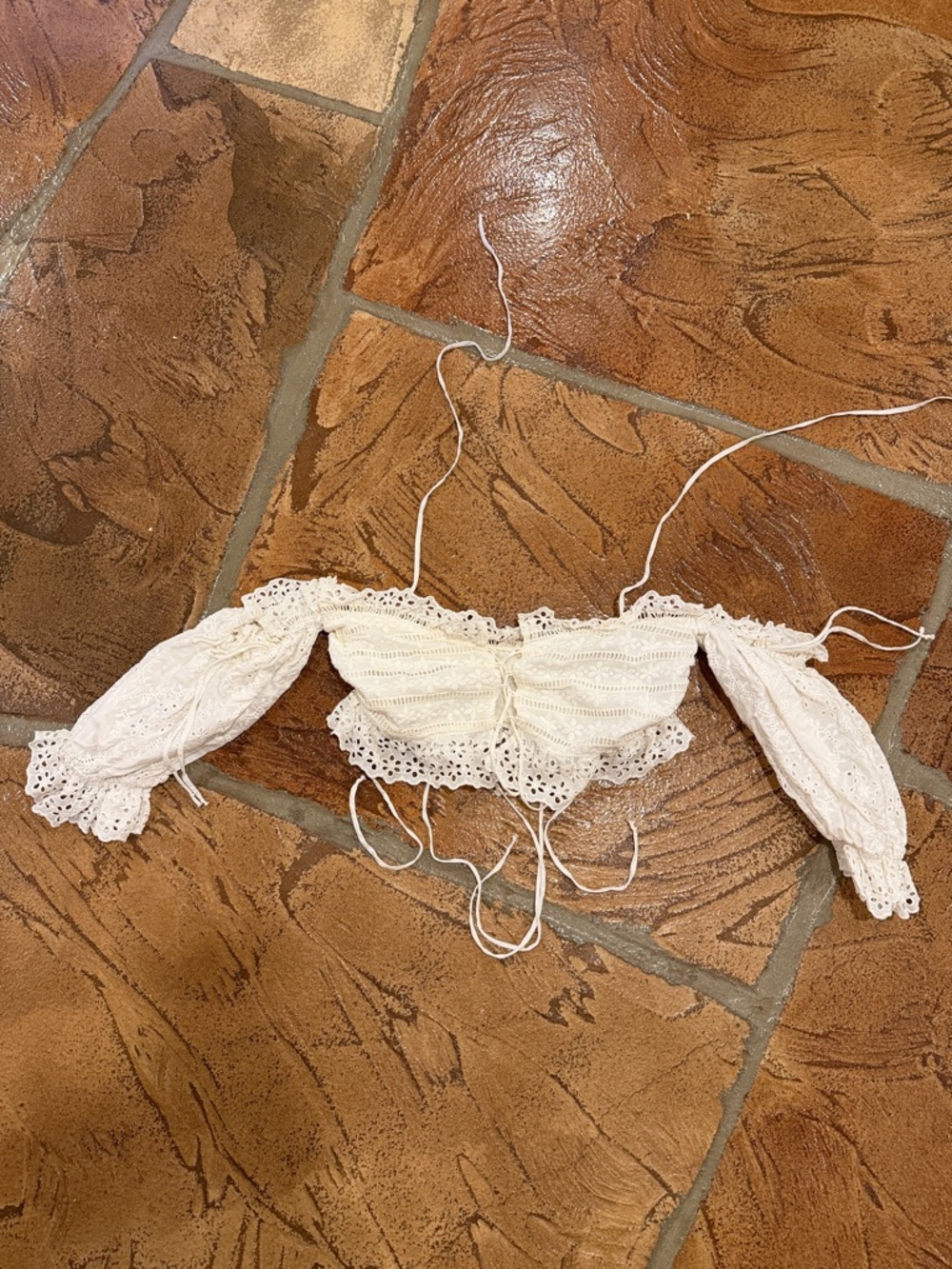 White Eyelet Off-Shoulder Crop Top for love and lemons size large